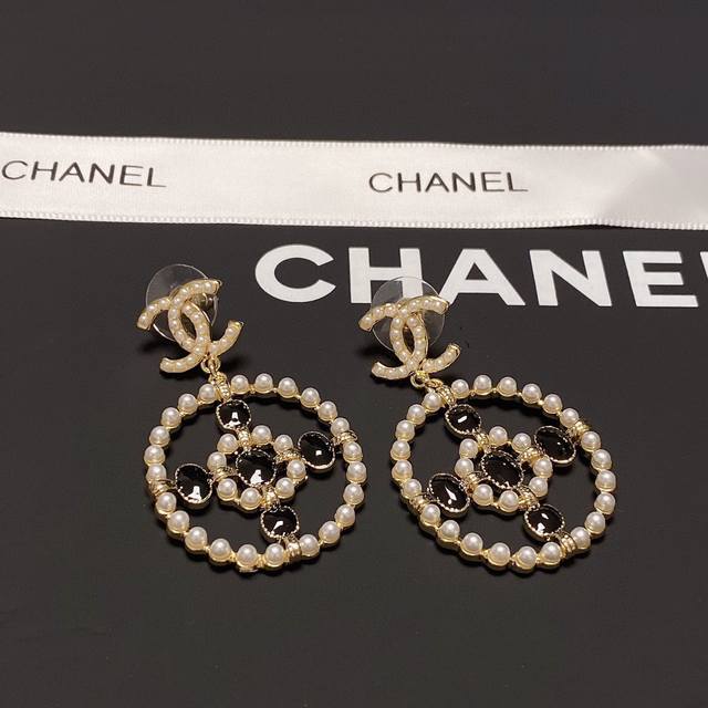 Chanel 小香 新款耳坠 专柜同步上新 珍珠耳钉 原版一致黄铜材质搭配纯银针耳环 精工细作打造全网最高性价比最高品质